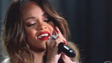 Rihanna - Stay - Grammy Ödülleri 2013