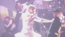 Taylor Swift - Trouble Brits