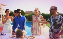 Romantik Komedi 2'nin Kamera Arkası Gülme Krizine Soktu!