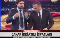 Rasim Ozan canlı yayında Ahmet Çakar'ın elini öptü