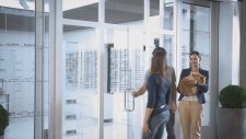 Tebrikler Acuvue Lenslerinle Yeni Hayatına Adım Atabilirsin