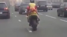 Motosiklete Mini Etekle Binince!