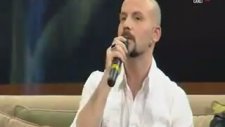 Atalay Demirci Saz Çalıp Türkü Söyledi
