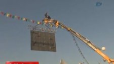 Diyarbakır Newroz'unda Vinç Üzerinde Halay 2013