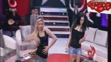 Ankaralı Ayşe Dinçer - Askerdir Benim Yarim