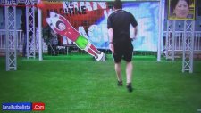 Lionel Messi Japon Robot'a Karşı!