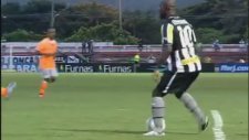 Seedorf'tan İnanılmaz Bir Çalım!