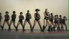 Shakira - Give It Up To Me