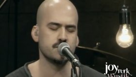 Toygar Işıklı - Bu Ne Biçim Hikaye Böyle Toygar Işıklı - Bu Ne Biçim Hikaye Böyle