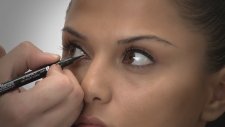 Mükemmel Eyeliner Nasıl Uygulanır?