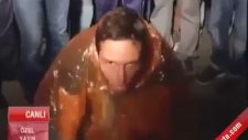 Taksimde Canlı Yayında Havlayan Eylemci!