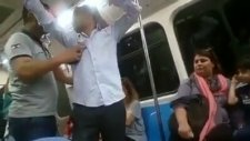 Metroda Dayak Yiyen Eylemci - Sahtekar Başbakan