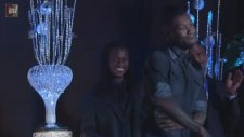 Adebayor ve Cisse dans pistinde