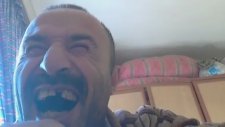 Hunharca Gülen Adam