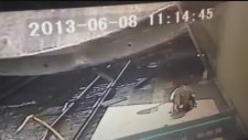 Köprü Altında Kalamayan Kadın