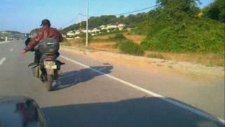 Çılgın Motorcu Akrobasi Hareketleri