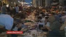 Taksim'de 2 Farklı İftar
