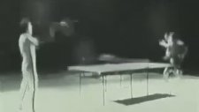 Bruce Lee Masa Tenisi Oynarsa
