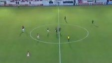 Gole Sevinirken Kendini Sakatladı