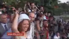 Gezi Parkı Aşıkları Barikatı Böyle Aştı!