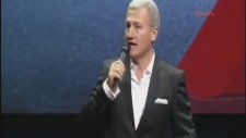 Başbakan Erdoğan Taklidi Salonu Kahkahaya Boğdu