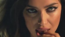 İrina Shayk İç Çamaşırları Giydi, Penelope Cruz Çekti