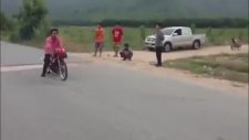 Müthiş Hızlı Motorsiklet
