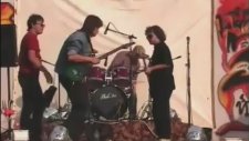 Arkadaşlarının Gazabına Uğrayan Gitarist