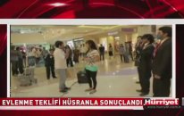 Avm'de Evlenme Teklifi Etti, Gitarı Kafasına Yedi