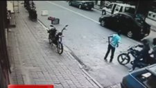 Aslan Yürekli Çocuk Kuyumcu Soygunu Engelledi