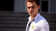 Kerem Bursin Nasıl Kızlardan Hoşlanır?
