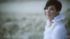 Özlem Özdil - Dere Kenarında Taş Ben Olaydım