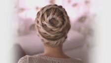 Trendy Spiral Kabarık Saç Modeli