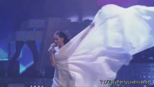 Katy Perry - Walking On Air (Canlı Performans)