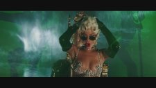 Rihanna - Pour It Up