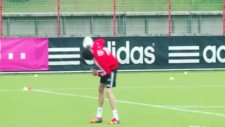 Javi Martinez'den Antrenmanda İnanılmaz Hareketler