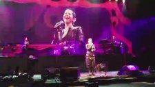 Şebnem Ferah - Ben Şarkımı Söylerken (Canlı Performans)