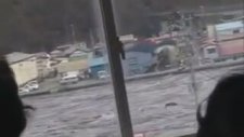 Japonya'da Tsunami Anı Kamerada!