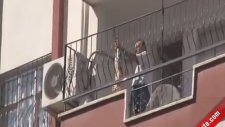 Balkonda Kurban Kesti