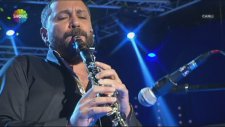 Hüsnü Şenlendirici - Tanrı İstemezse (Canlı Performans)
