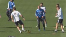 Xabi Alonso'dan Zidane'ı Küstüren Hareket
