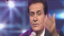 Zekai Tunca - Gülü Susuz Seni Aşksız Bırakmam (Canlı Performans)