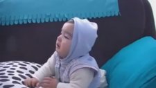 Babasının Söylediği Şarkıya Ağlayan Bebek