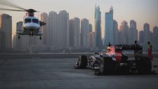 F1 Aracına Burj Al Arab' ta Spin Attırmak