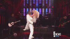 Lady Gaga Sahnede Resmen Sevişti