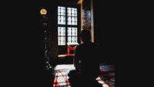 İmamı Gazali: Kalplerin Keşfi - Namaz Kılmamanın Cezası
