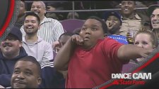Detroit Pistons Taraftarlarının Müthiş Dansları
