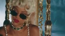 Rihanna - Pour It Up