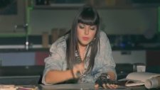 Sleigh Bells - Rill Rill iphone 5C Reklam Müziği
