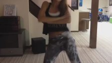 Amymarie Gaertner (Love Them Leggingz)